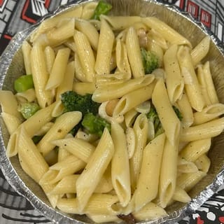 Pasta w/ Broccoli, Garlic & Oil
